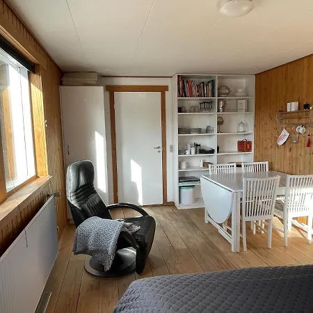 Eskaerhus Pa Tasinge, Taet Pa Svendborg - Afdeling Med Egen Indgang Troense