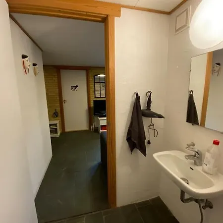 Eskaerhus Pa Tasinge, Taet Pa Svendborg - Afdeling Med Egen Indgang Apartment