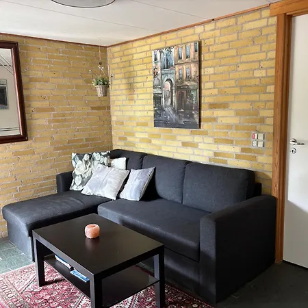 Eskaerhus Pa Tasinge, Taet Pa Svendborg - Afdeling Med Egen Indgang *