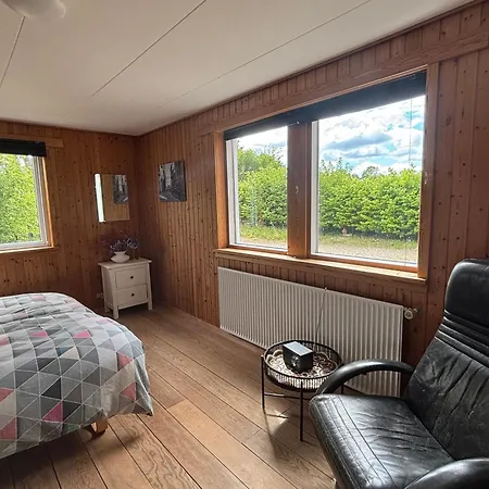 Eskaerhus Pa Tasinge, Taet Pa Svendborg - Afdeling Med Egen Indgang * Troense