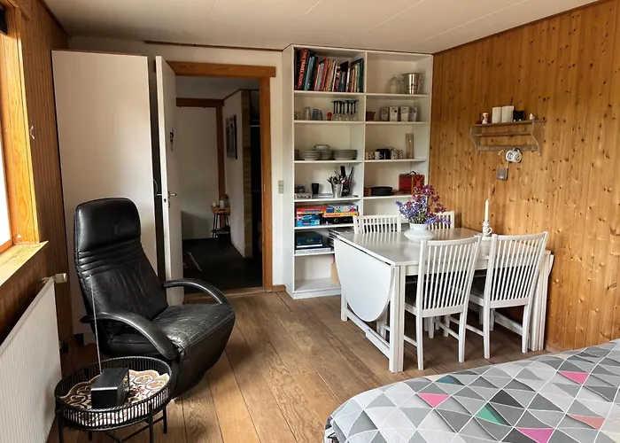 Eskaerhus Pa Tasinge, Taet Pa Svendborg - Afdeling Med Egen Indgang Troense