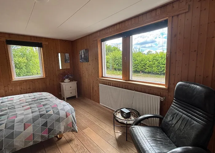 Eskaerhus Pa Tasinge, Taet Pa Svendborg - Afdeling Med Egen Indgang * Troense